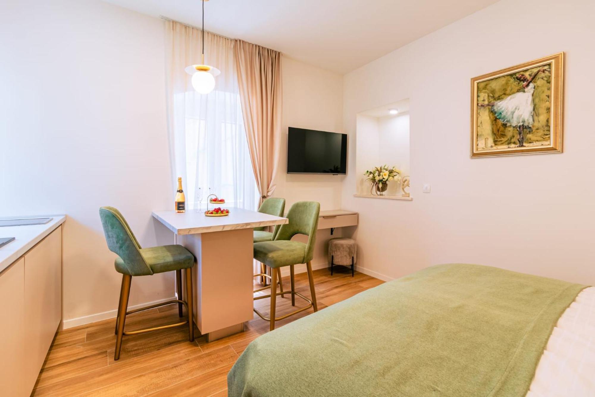 Luxury 2 Bedroom-2 Bathroom Apartment With Rooftop Terrace & Luxury Studio App Split Extérieur photo