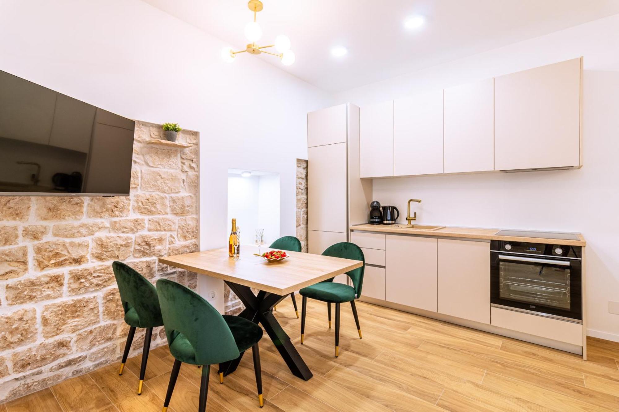 Luxury 2 Bedroom-2 Bathroom Apartment With Rooftop Terrace & Luxury Studio App Split Extérieur photo